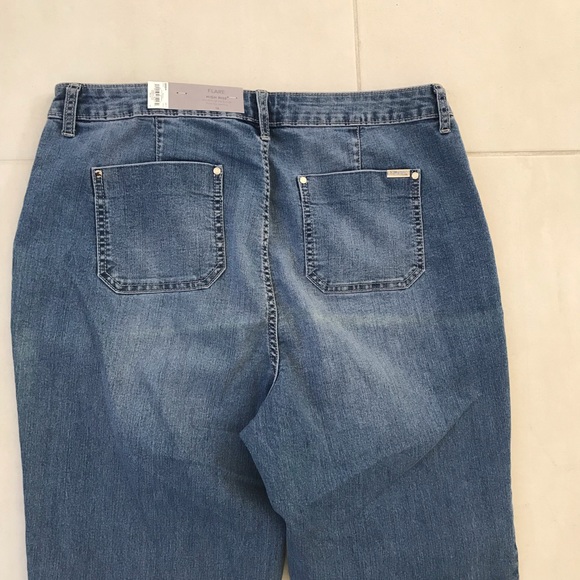 Jennifer Lopez High Rise Flare Stretch Jeans J247 - Picture 8 of 8